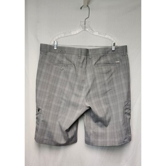 Greg Norman Men's Tasso Elba Tech Plaid Golf Shorts Size 40 Color Gray - Picture 3 of 9